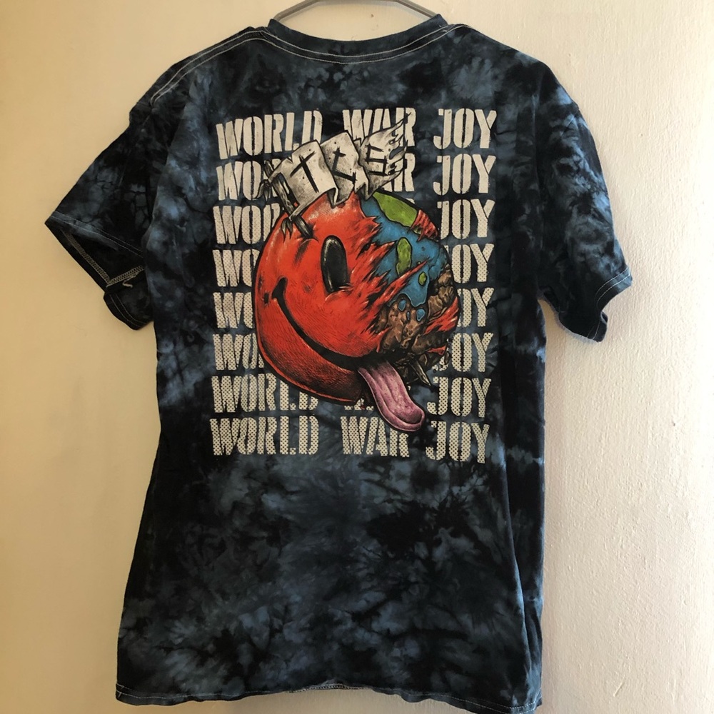Chainsmokers Band Concert Shirt 5SOS world war joy